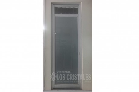 PUERTA DE ALUMINIO